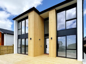 Brand New House 8 Bedrooms 5 Bathrooms Flat bush